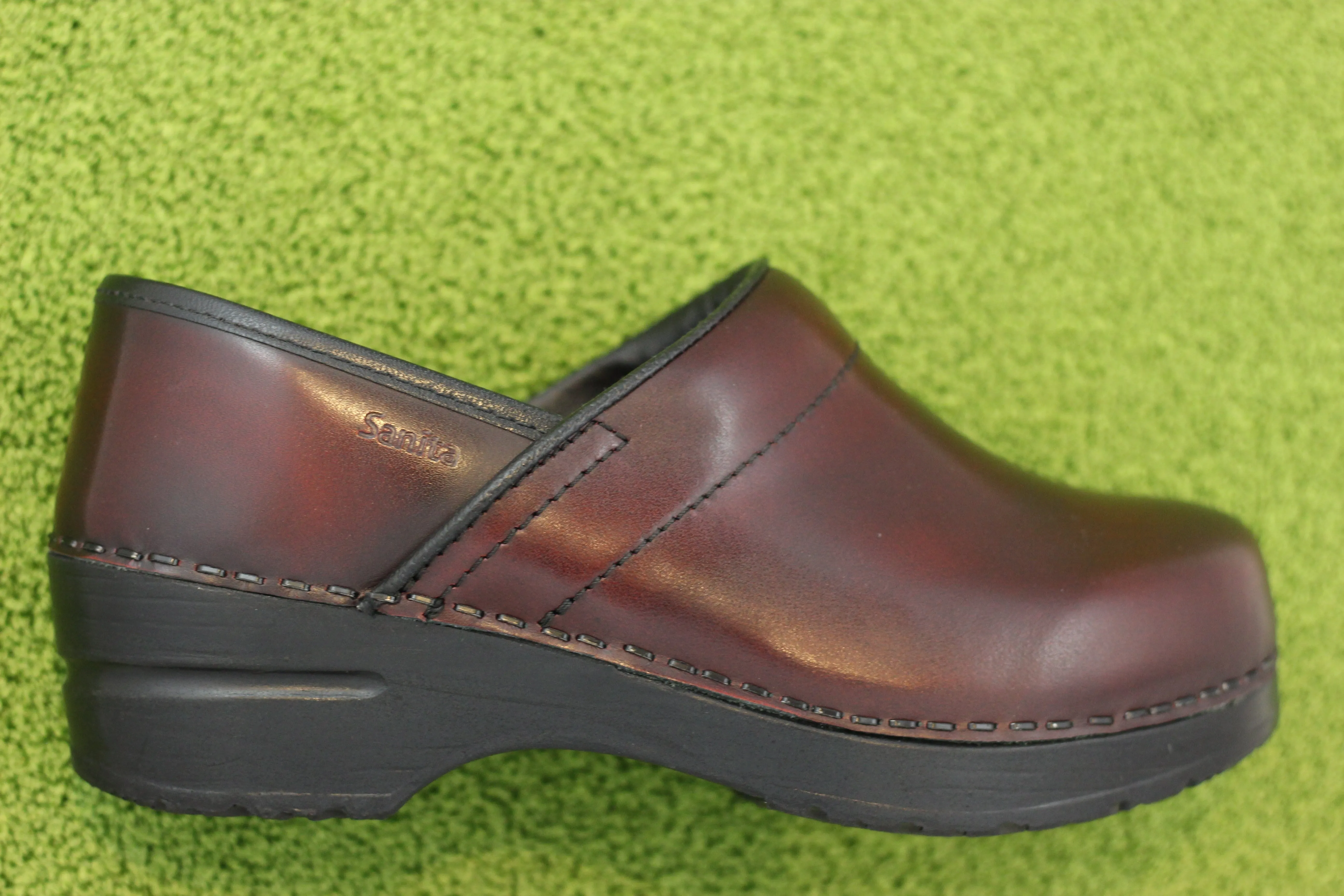 Women's Cabrio Clog - Burgundy Leather