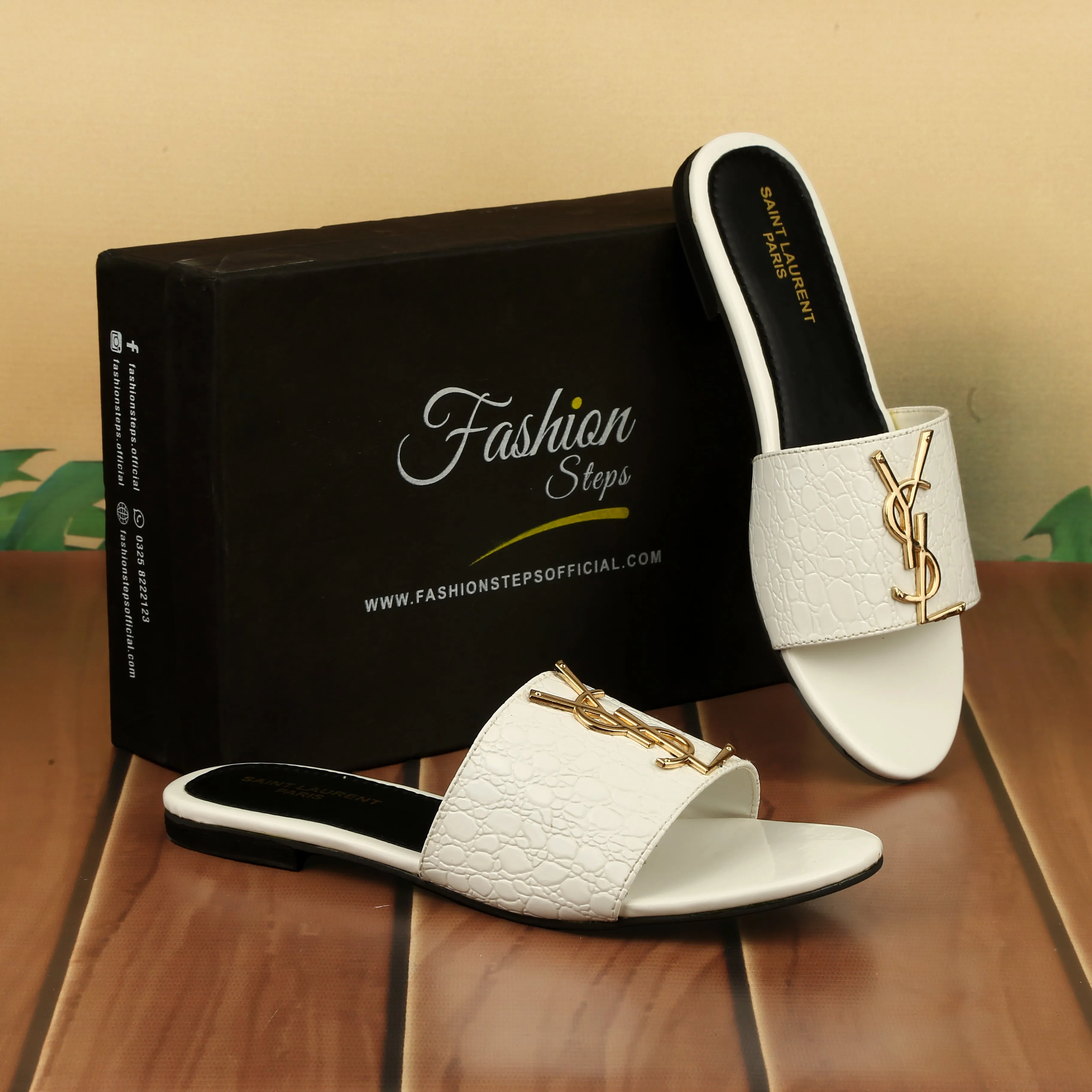 YSL CROCODILE FLAT (WHITE)